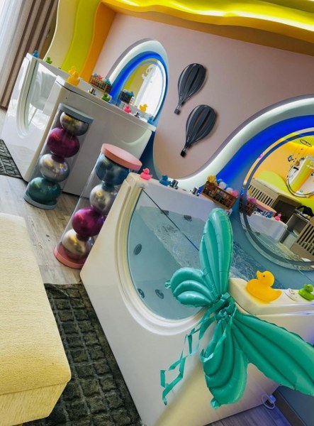 Floating (Suda Dans)